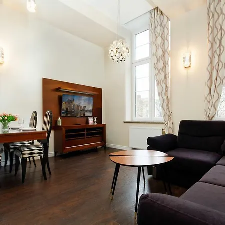 Old Town Piwna By Renters * Danzig