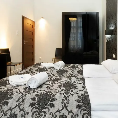 Apartment Old Town Piwna By Renters